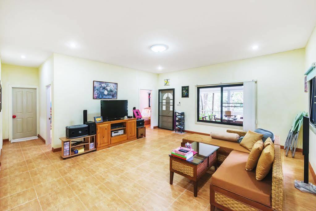 Baan Suan Bonanza By Favstay Pakcsong Kültér fotó